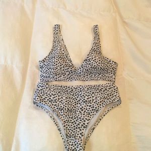 WOMEN’S SWIMSUIT SIZE SMALL BRAND NEW, NO TAGS
